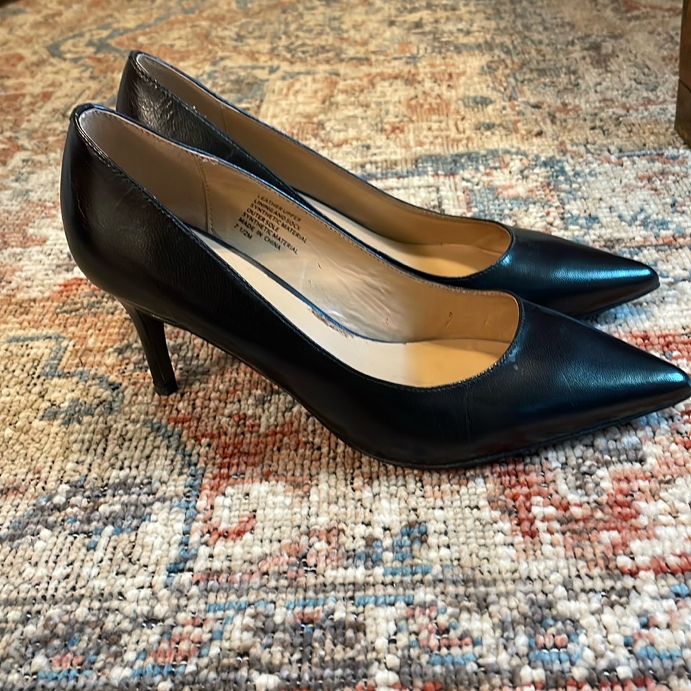 Banana Republic Black Pumps Size 7 1/2
